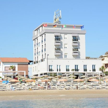 Hotel Caravel Маротта Екстер'єр фото