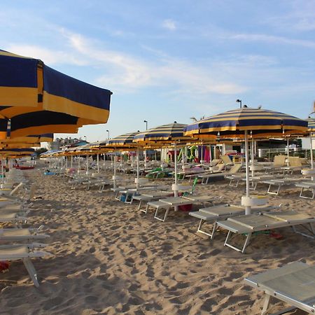 Hotel Caravel Маротта Екстер'єр фото