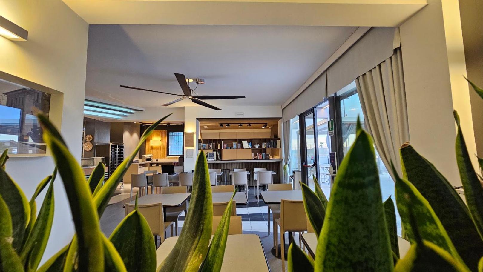Hotel Caravel Маротта Екстер'єр фото
