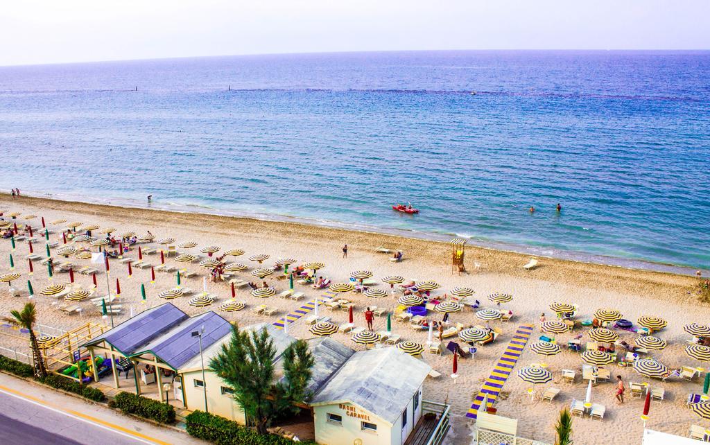 Hotel Caravel Маротта Екстер'єр фото