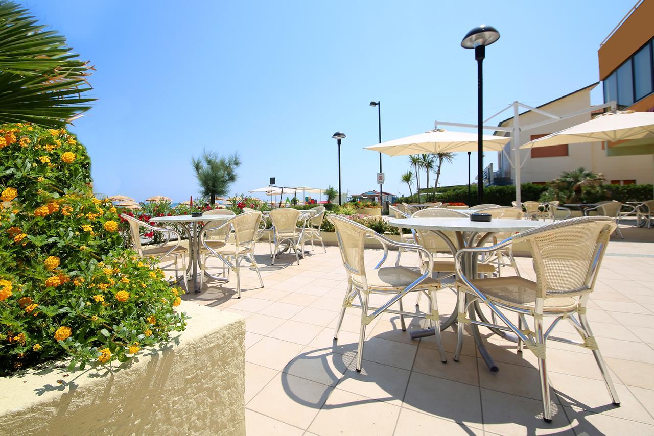 Hotel Caravel Маротта Екстер'єр фото